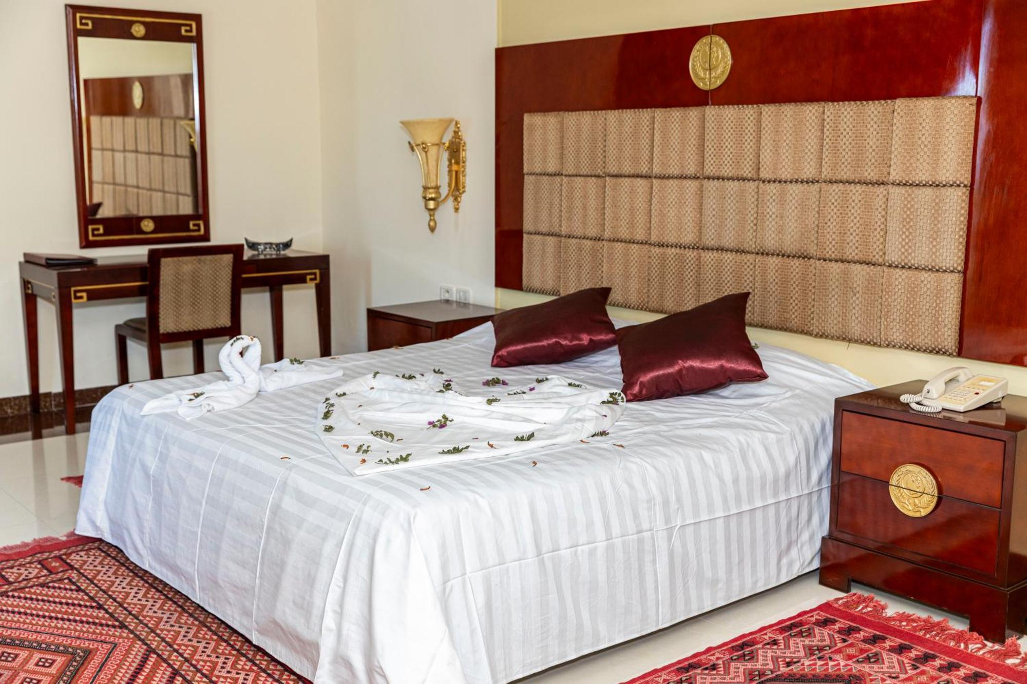 César Palace Hotel 4*