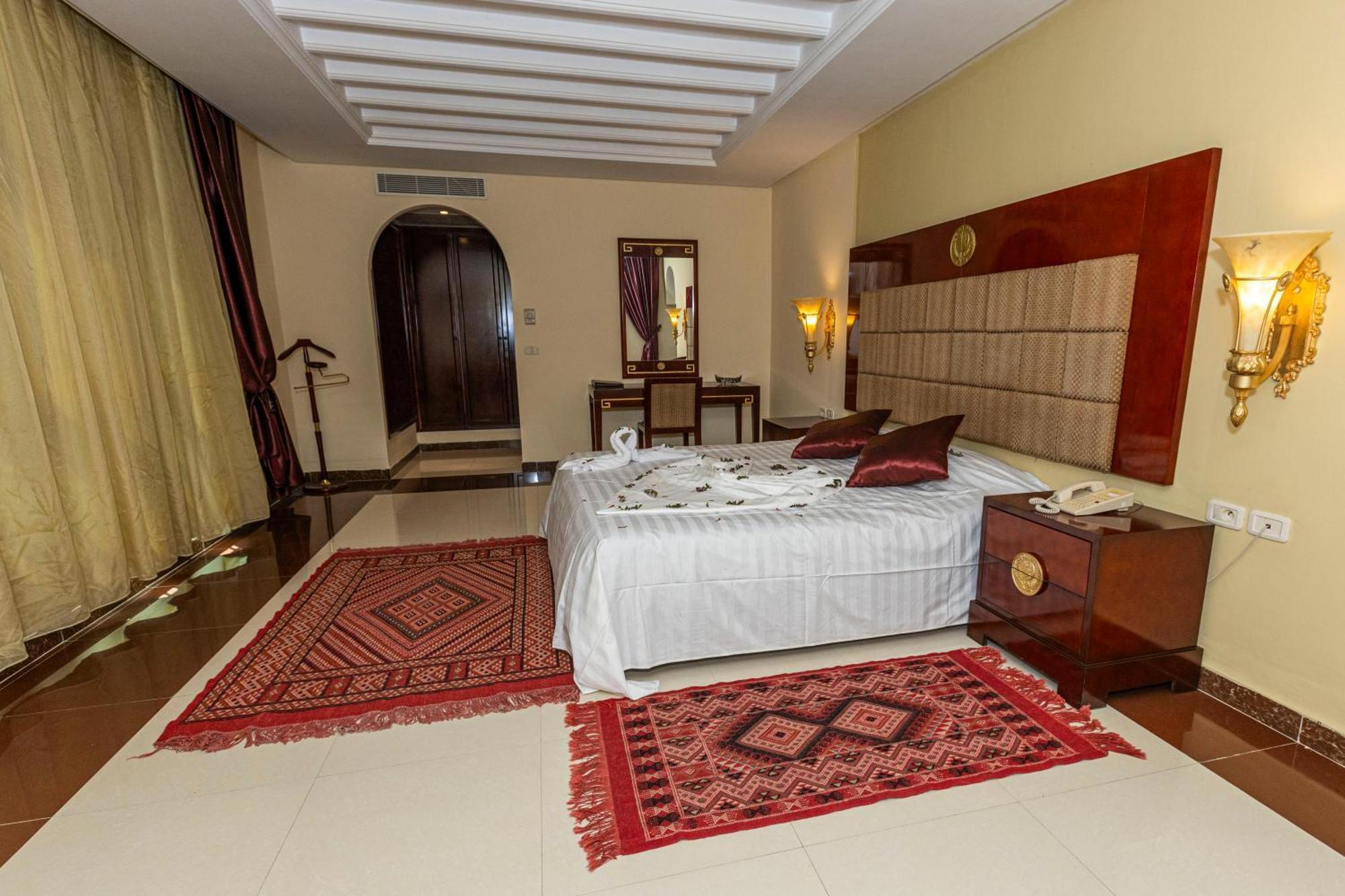 César Palace 4*